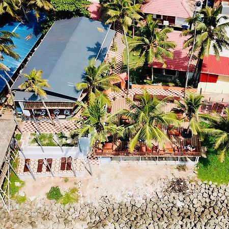 Black Beach Resort Varkala Exterior foto