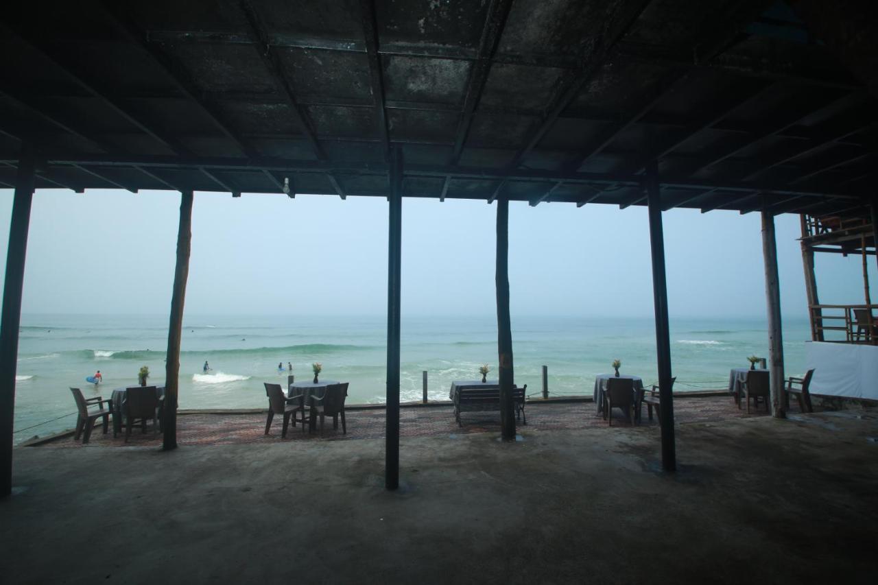 Black Beach Resort Varkala Exterior foto